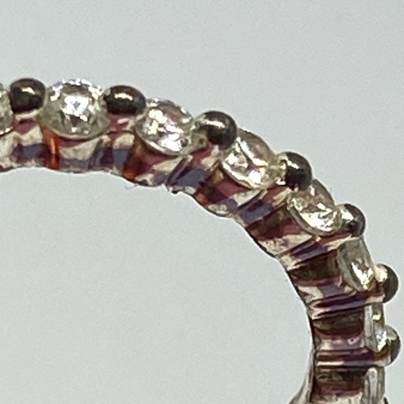 925 ring with CZ’s all around the band (204) - Picture 4 of 7